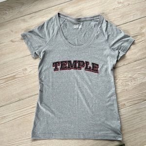 Women’s athletic temple T-shirt under armor size small